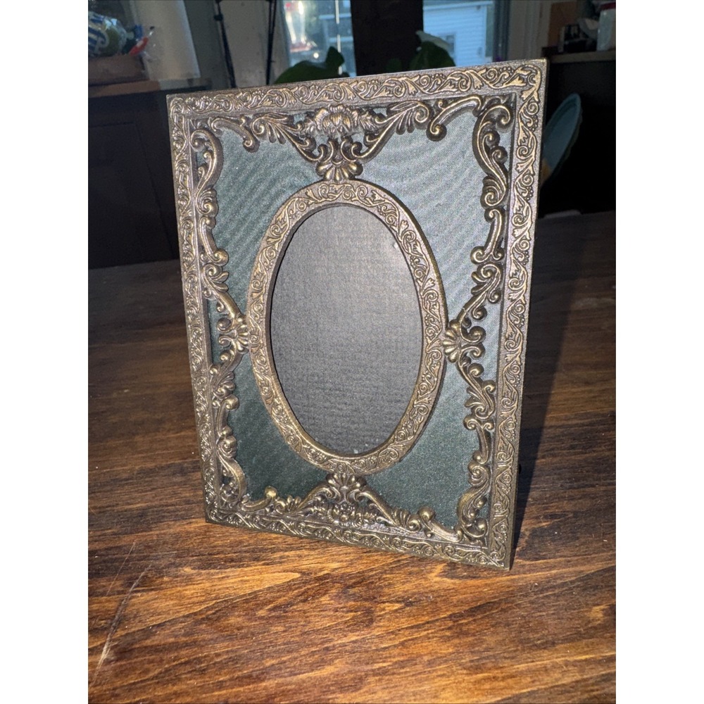 Vtg BRONZE ORNATE PHOTO FRAME FILIGREE SCROLLS OVAL OPENING 5 X 4